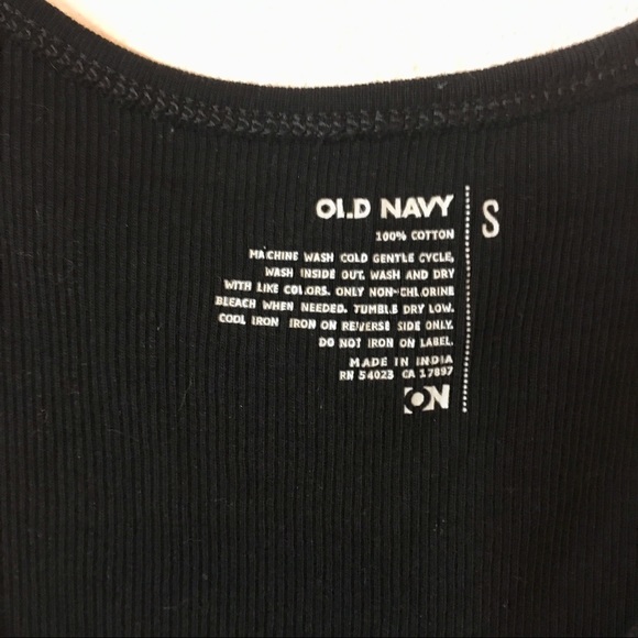 old navy tank top - Picture 3 of 4